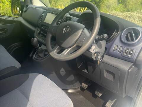 Vauxhall Vivaro CDTi 2900 - U9