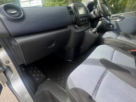 Vauxhall Vivaro CDTi 2900 - U9