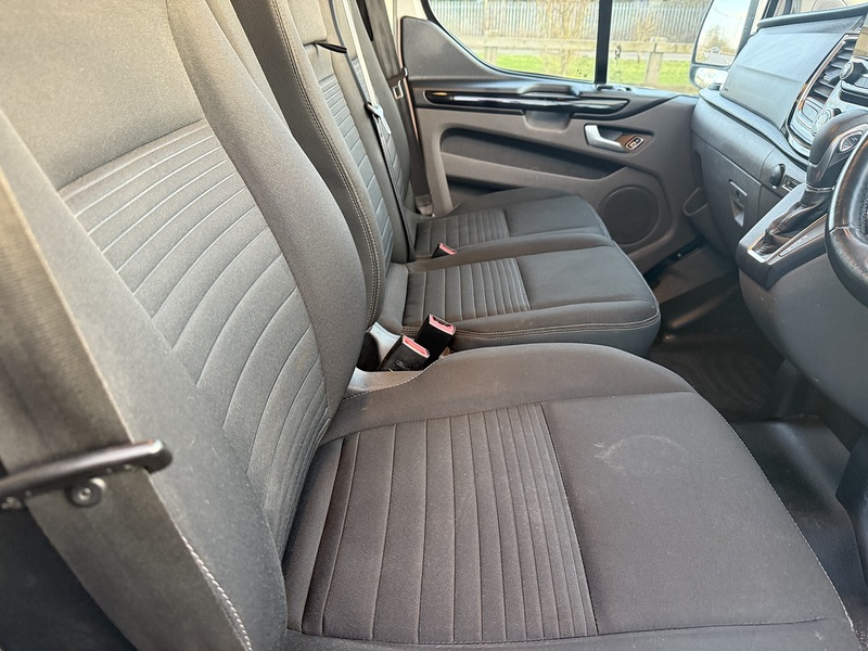 Ford Transit Custom 2.0 300 EcoBlue Limited Panel Van 5dr Diesel Auto L2 H1 Euro 6 (130 ps) - U21