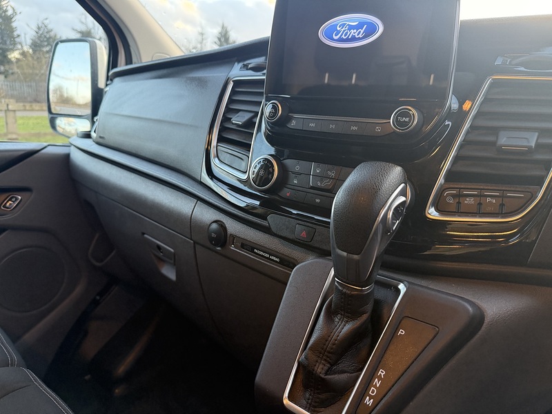 Ford Transit Custom 2.0 300 EcoBlue Limited Panel Van 5dr Diesel Auto L2 H1 Euro 6 (130 ps) - U21