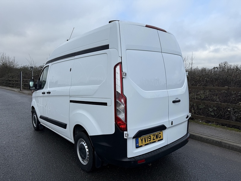 Ford Transit Custom 2.0 300 EcoBlue Panel Van 5dr Diesel Manual L1 H2 Euro 6 (105 ps) - U55
