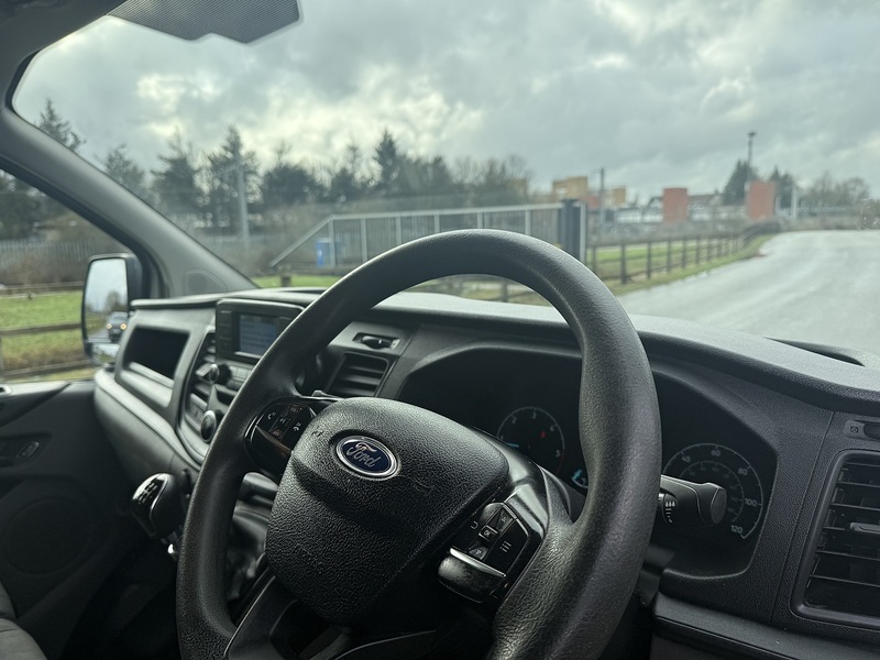Ford Transit Custom 2.0 320 EcoBlue Leader Crew Van Double Cab 5dr Diesel Manual L2 H1 Euro 6 (s/s) (130 ps) - U63