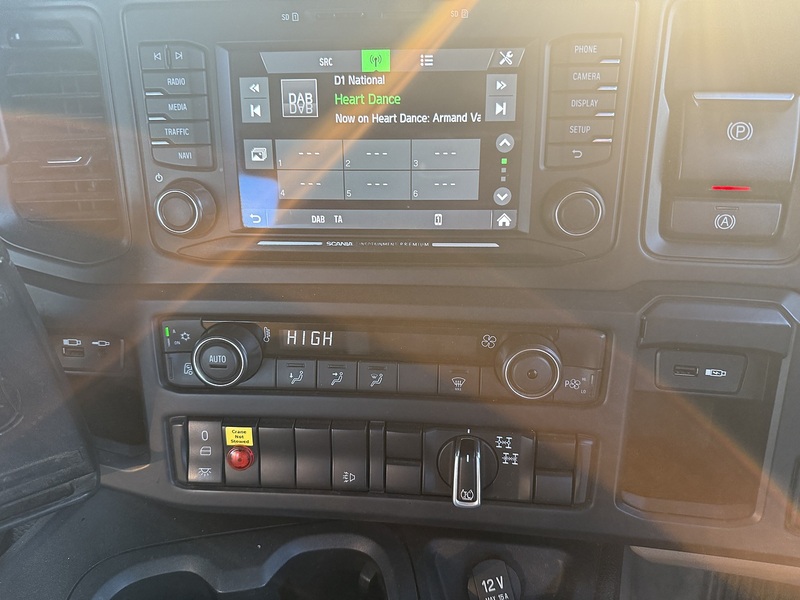Scania P410 XT TIPPER GRAB 8X4  - U79