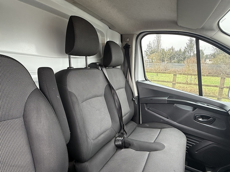 Renault Trafic 2.0 dCi Blue LL30 Start Panel Van 5dr Diesel Manual L2 H1 Euro 6 (s/s) (130 ps) - U81