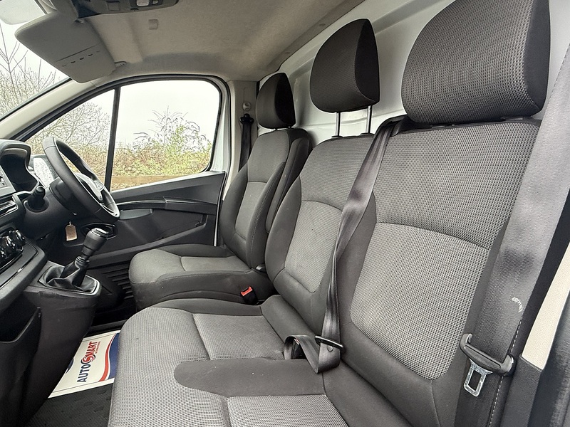 Renault Trafic 2.0 dCi Blue LL30 Start Panel Van 5dr Diesel Manual L2 H1 Euro 6 (s/s) (130 ps) - U81