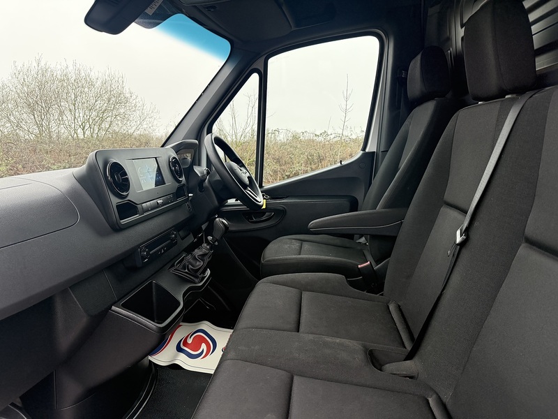 Mercedes-Benz Sprinter 2.0 315 CDI Premium Panel Van 5dr Diesel Manual FWD L2 H2 Euro 6 (s/s) (150 ps) - U85