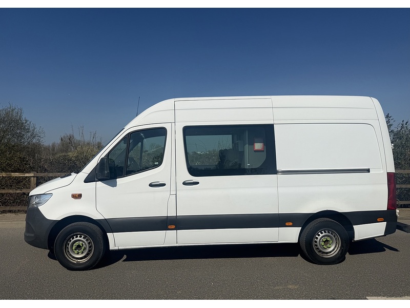 Mercedes-Benz Sprinter 2.0 315 CDI Progressive Crew Van 5dr Diesel Manual RWD L2 H2 Euro 6 (s/s) (150 ps) - U99