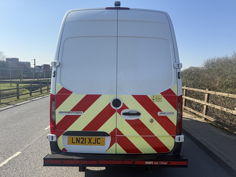 Mercedes-Benz Sprinter 2.0 315 CDI Progressive Crew Van 5dr Diesel Manual RWD L2 H2 Euro 6 (s/s) (150 ps) - U99