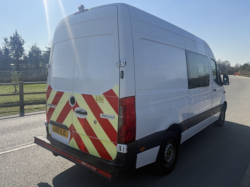 Mercedes-Benz Sprinter 2.0 315 CDI Progressive Crew Van 5dr Diesel Manual RWD L2 H2 Euro 6 (s/s) (150 ps) - U99