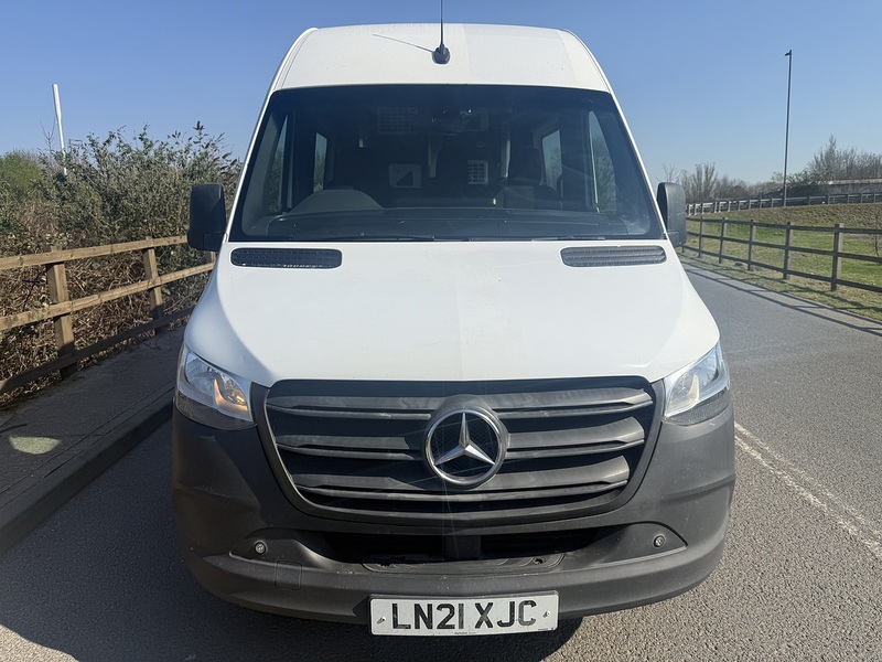 Mercedes-Benz Sprinter 2.0 315 CDI Progressive Crew Van 5dr Diesel Manual RWD L2 H2 Euro 6 (s/s) (150 ps) - U99