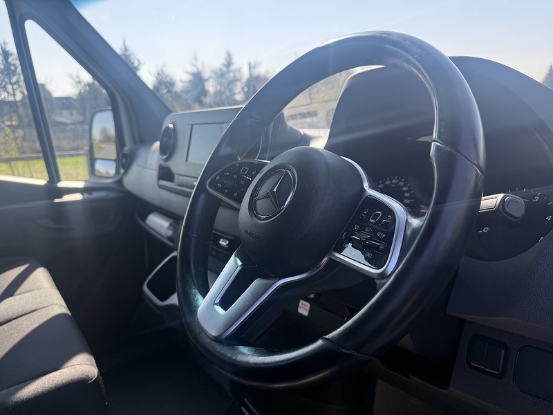 Mercedes-Benz Sprinter 2.0 315 CDI Progressive Crew Van 5dr Diesel Manual RWD L2 H2 Euro 6 (s/s) (150 ps) - U99