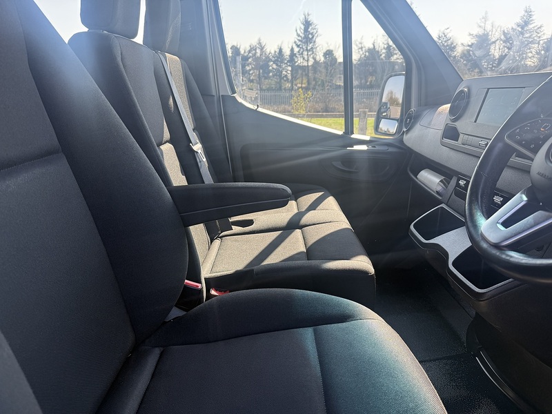 Mercedes-Benz Sprinter 2.0 315 CDI Progressive Crew Van 5dr Diesel Manual RWD L2 H2 Euro 6 (s/s) (150 ps) - U99