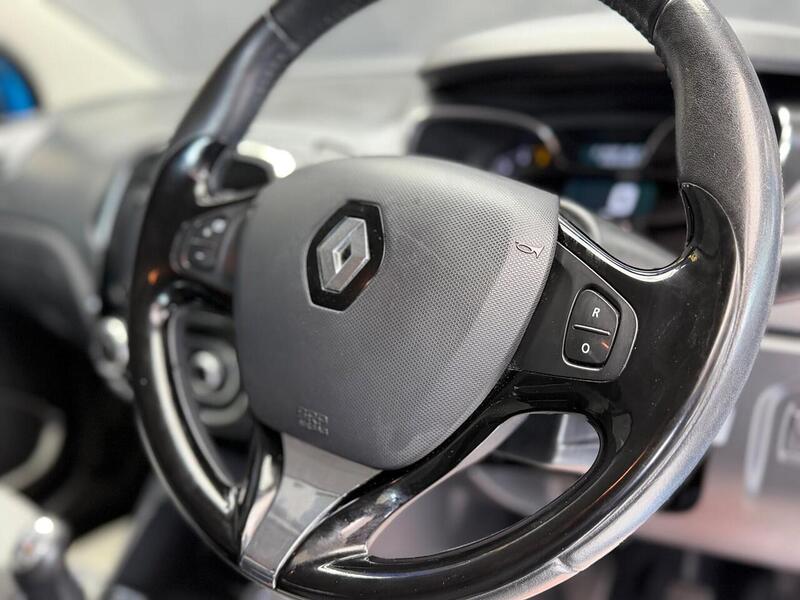 Renault Captur 1.5 dCi ENERGY Dynamique MediaNav SUV 5dr Diesel Manual Euro 5 (s/s) (90 ps) - U101