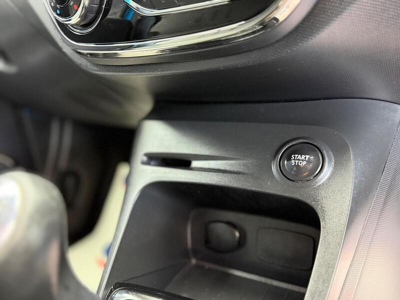 Renault Captur 1.5 dCi ENERGY Dynamique MediaNav SUV 5dr Diesel Manual Euro 5 (s/s) (90 ps) - U101
