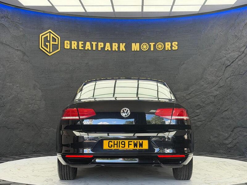 Volkswagen Passat Passat S Saloon 1 Automatic Petrol - U102