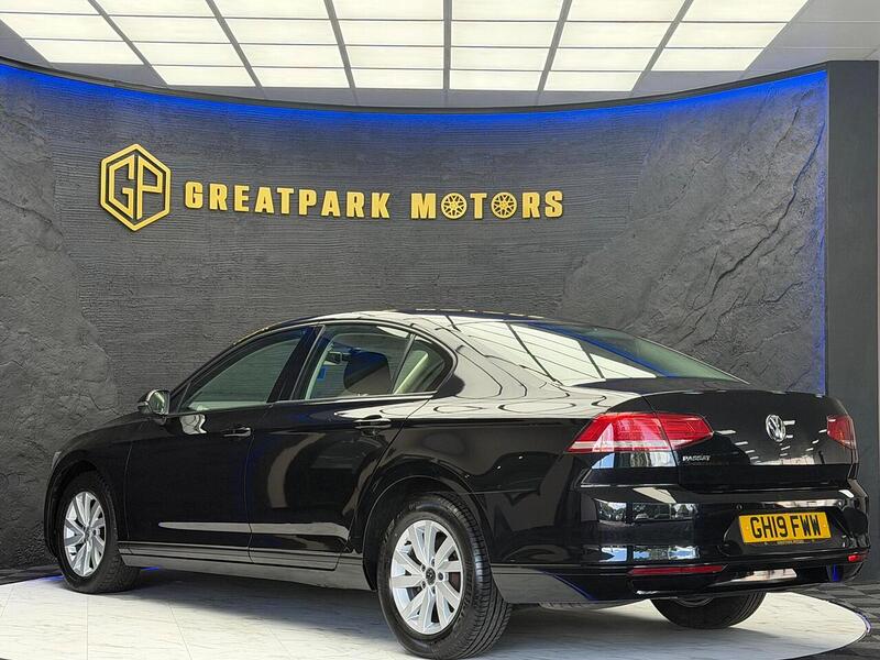 Volkswagen Passat Passat S Saloon 1 Automatic Petrol - U102