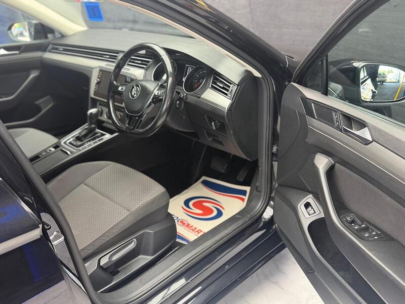 Volkswagen Passat Passat S Saloon 1 Automatic Petrol - U102