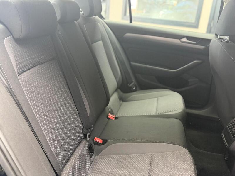 Volkswagen Passat Passat S Saloon 1 Automatic Petrol - U102