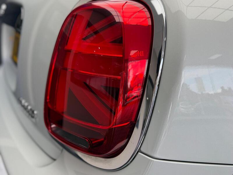 MINI Hatch 1.5 Cooper Euro 6 (s/s) 5dr - U103