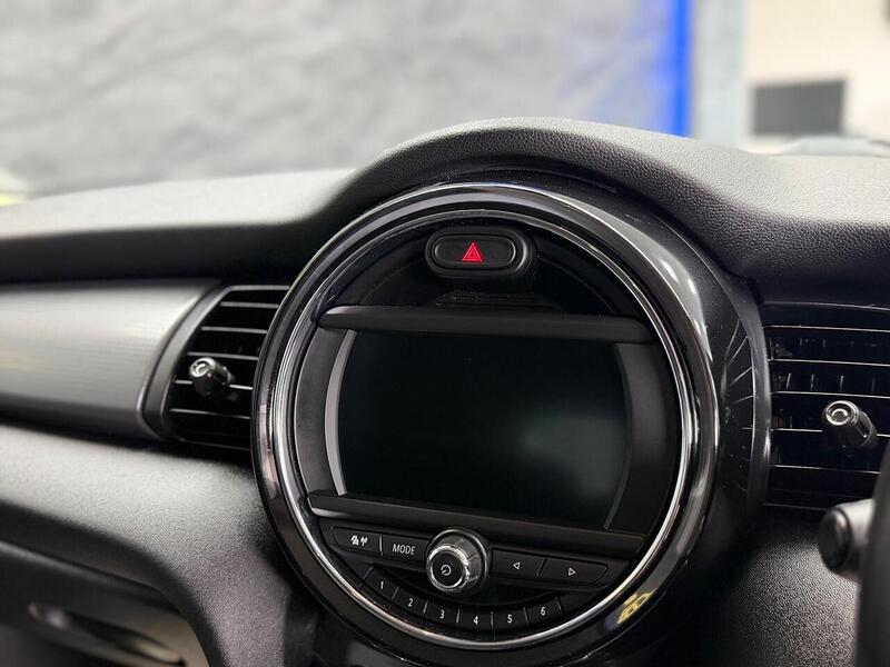 MINI Hatch 1.5 Cooper Euro 6 (s/s) 5dr - U103