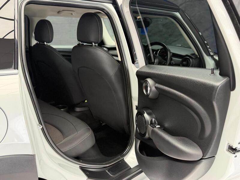 MINI Hatch 1.5 Cooper Euro 6 (s/s) 5dr - U103