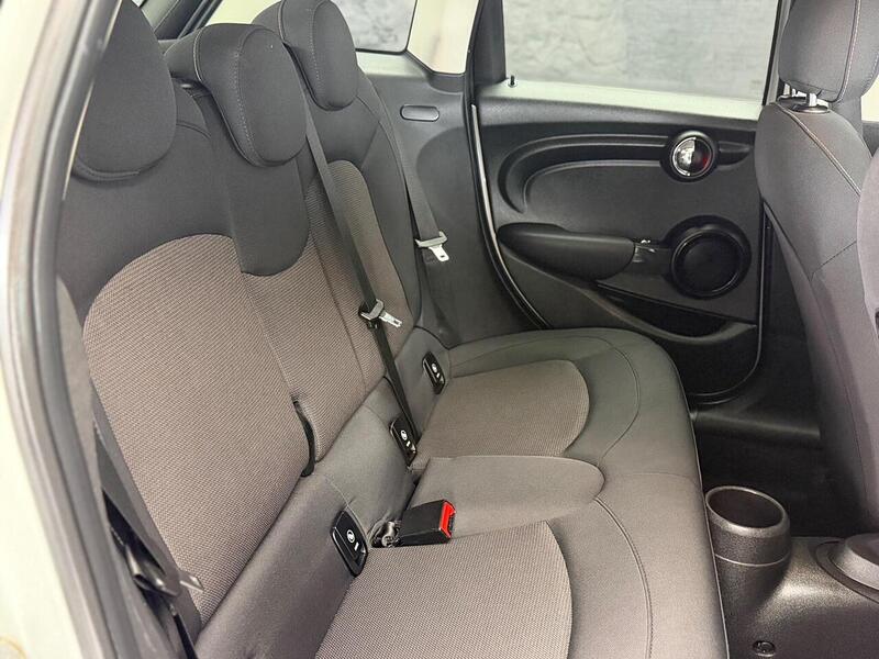 MINI Hatch 1.5 Cooper Euro 6 (s/s) 5dr - U103