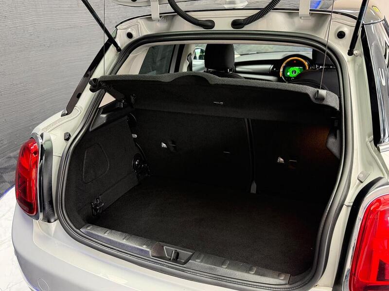 MINI Hatch 1.5 Cooper Euro 6 (s/s) 5dr - U103