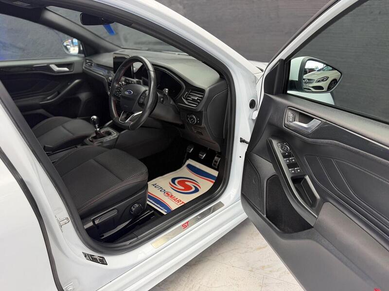 Ford Focus 1.0T EcoBoost ST-Line Euro 6 (s/s) 5dr - U128