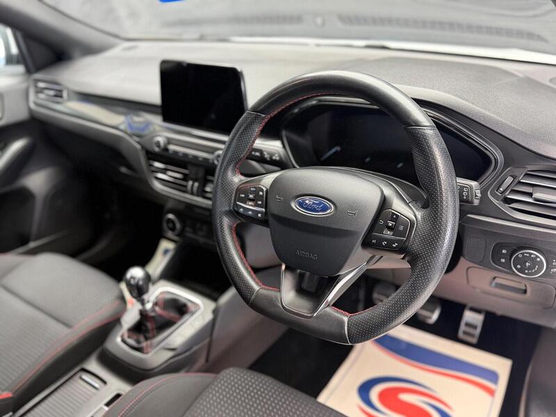 Ford Focus 1.0T EcoBoost ST-Line Euro 6 (s/s) 5dr - U128