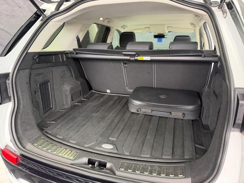 Land Rover Discovery Sport 1.5 P300e 12.2kWh R-Dynamic S Auto 4WD Euro 6 (s/s) 5dr - U136