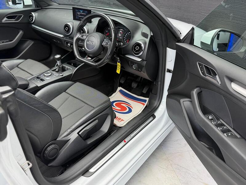 Audi A3 Cabriolet 2.0 TDI S line Euro 6 (s/s) 2dr (Nav) - U156