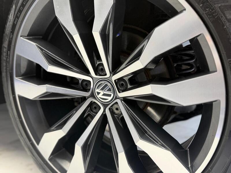 Volkswagen Tiguan 2.0 TDI R-Line Tech DSG 4Motion Euro 6 (s/s) 5dr - U170
