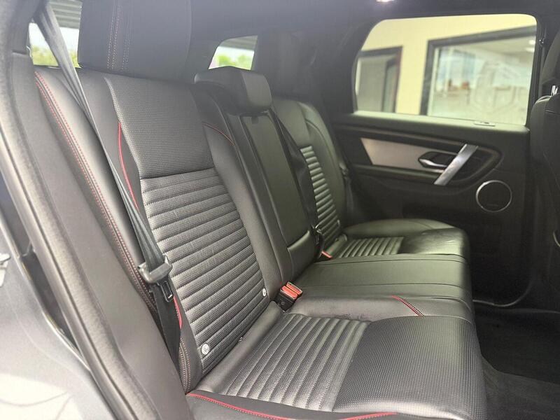 Land Rover Discovery Sport 1.5 P300e 12.2kWh R-Dynamic SE Auto 4WD Euro 6 (s/s) 5dr - U191