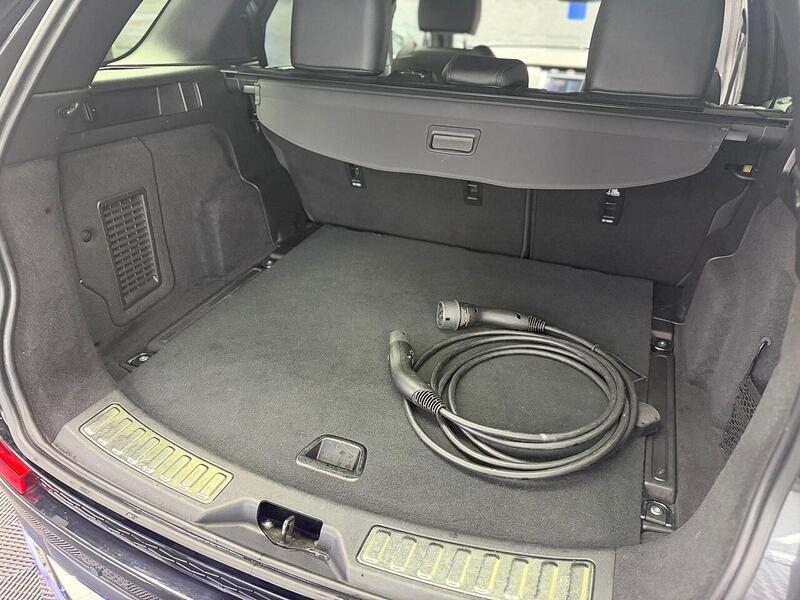 Land Rover Discovery Sport 1.5 P300e 12.2kWh R-Dynamic SE Auto 4WD Euro 6 (s/s) 5dr - U191