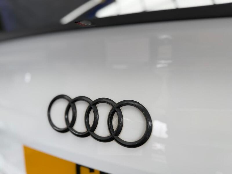 Audi A6 Saloon 2.0 TDI ultra Black Edition Euro 6 (s/s) 4dr - U215