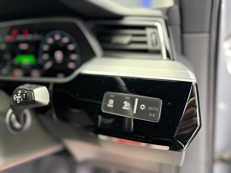 Audi e-tron 55 S line Sportback 5dr Electric Auto quattro 95kWh (408 ps) - U58