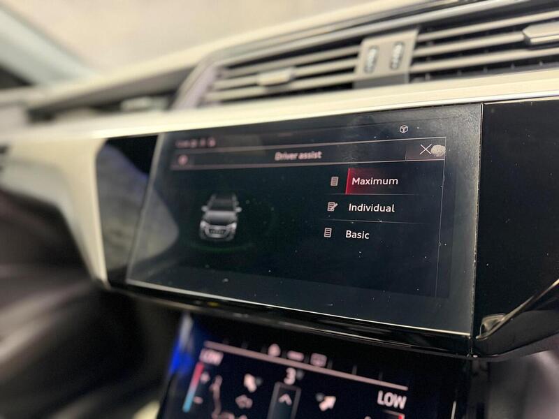 Audi e-tron 55 S line Sportback 5dr Electric Auto quattro 95kWh (408 ps) - U58