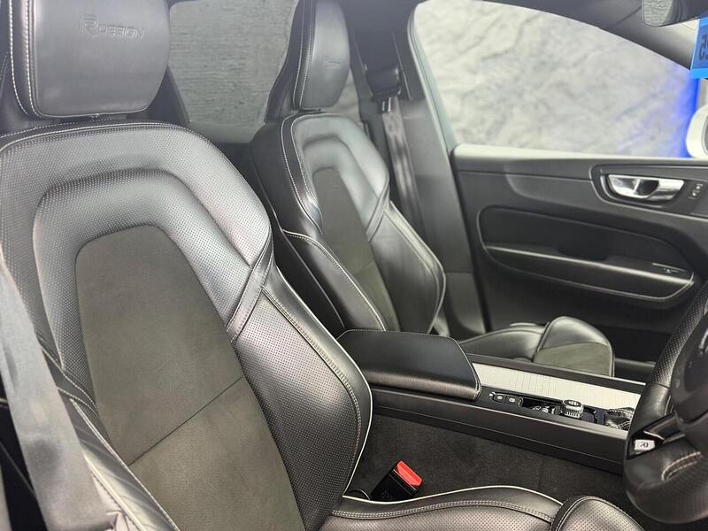 Volvo XC60 XC60 2.0 D4 R-Design Auto AWD Euro 6 (s/s) 5dr - U6