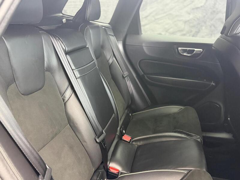 Volvo XC60 XC60 2.0 D4 R-Design Auto AWD Euro 6 (s/s) 5dr - U6