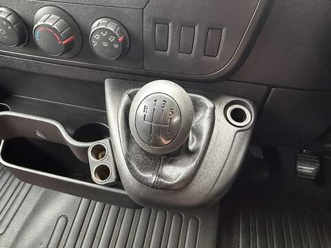 Vauxhall Movano CDTi 3500 - U100