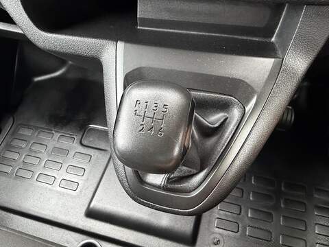 Vauxhall Vivaro Turbo D Prime - U102