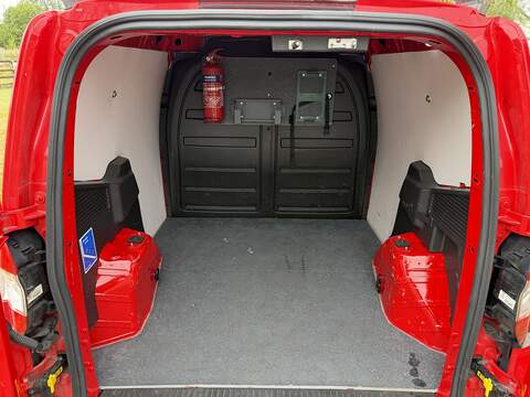 Ford Transit Courier TDCi Leader - U104