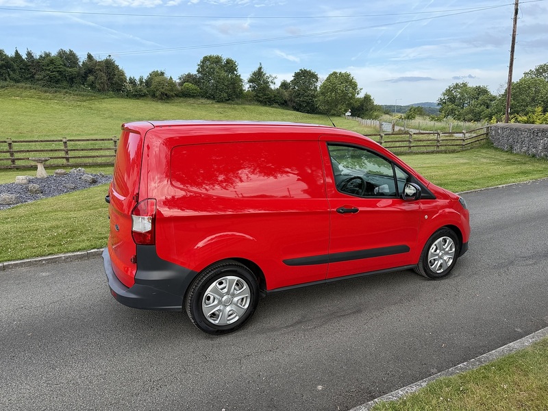 Ford Transit Courier TDCi - U106