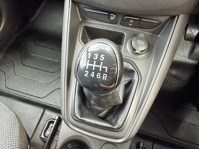 Ford Transit Courier TDCi - U106