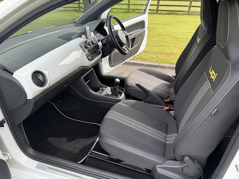 Volkswagen up! Street up! - U108