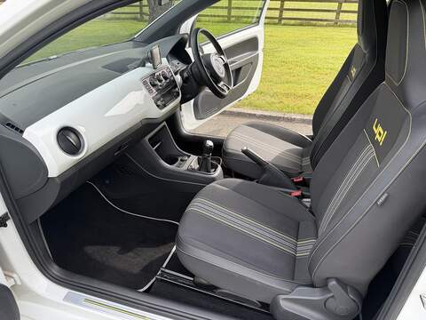 Volkswagen up! Street up! - U108