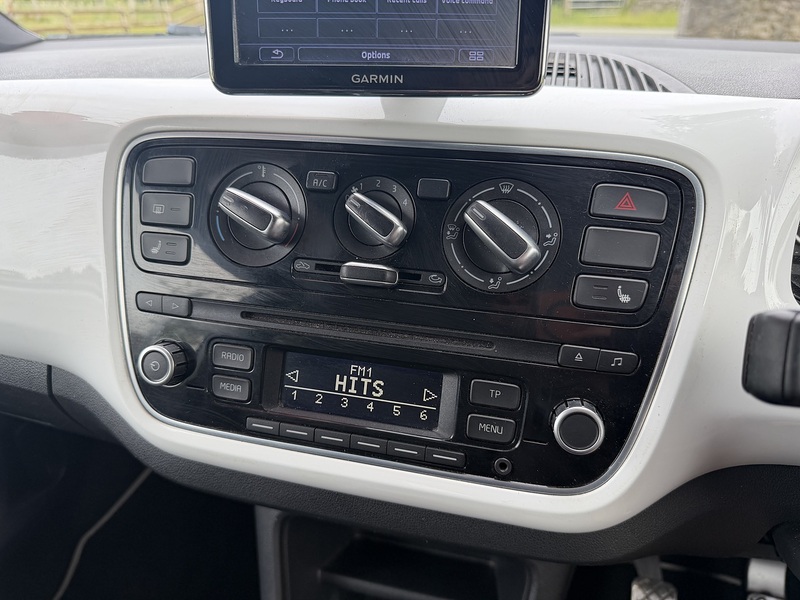 Volkswagen up! Street up! - U108