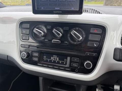 Volkswagen up! Street up! - U108