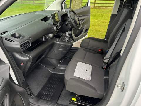 Vauxhall Combo Turbo D 2300 Pro - U11