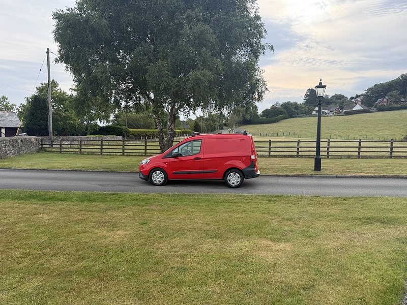 Ford Transit Courier TDCi - U110